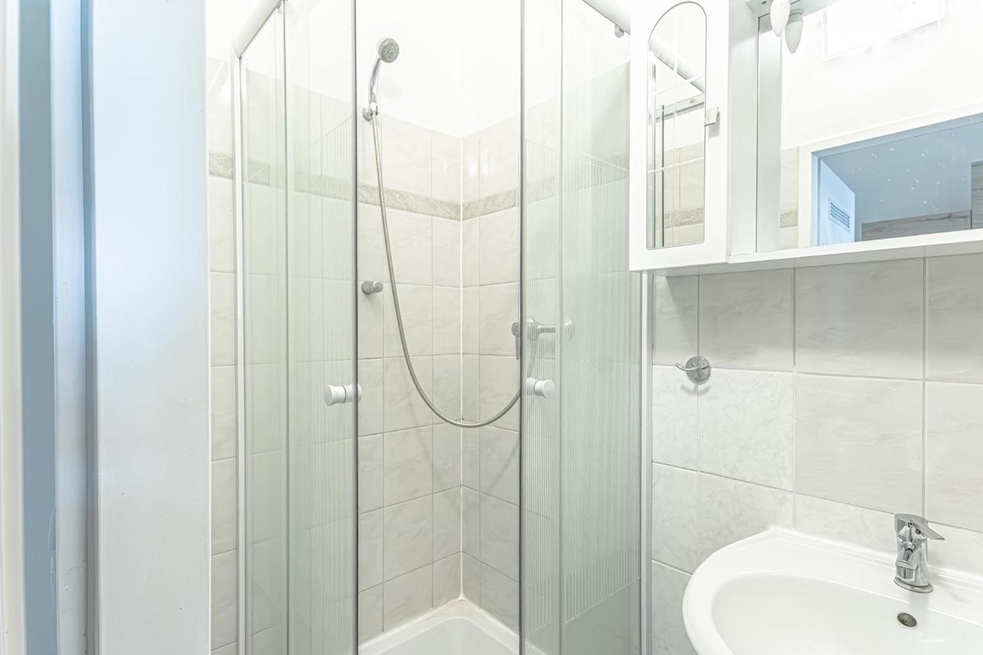 Explore Vienna 2Br And 1Lr Retreat Near Westbahnhof Экстерьер фото